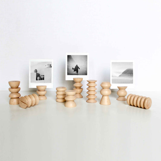 Totem Family - 10 Picture / Postcard Stands